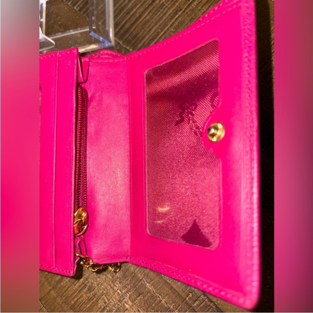 SOLD UNLISTED IN SHOW. MCM Fuchsia Leather Wallet with Gold Accents - Picture 11 of 12